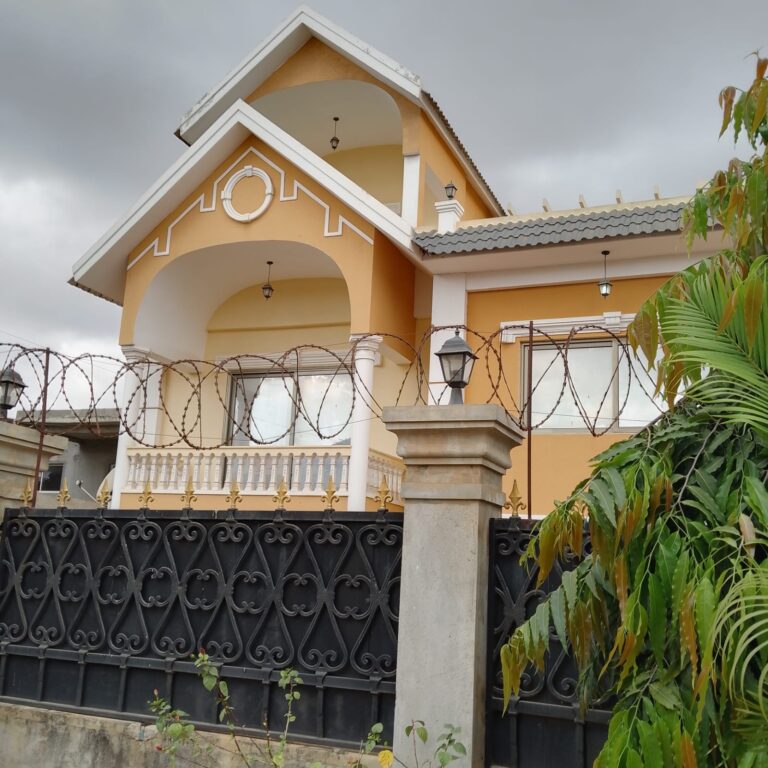 2b4c1c5c 456c 4151 b2eb 209df92b5b1e 768x768