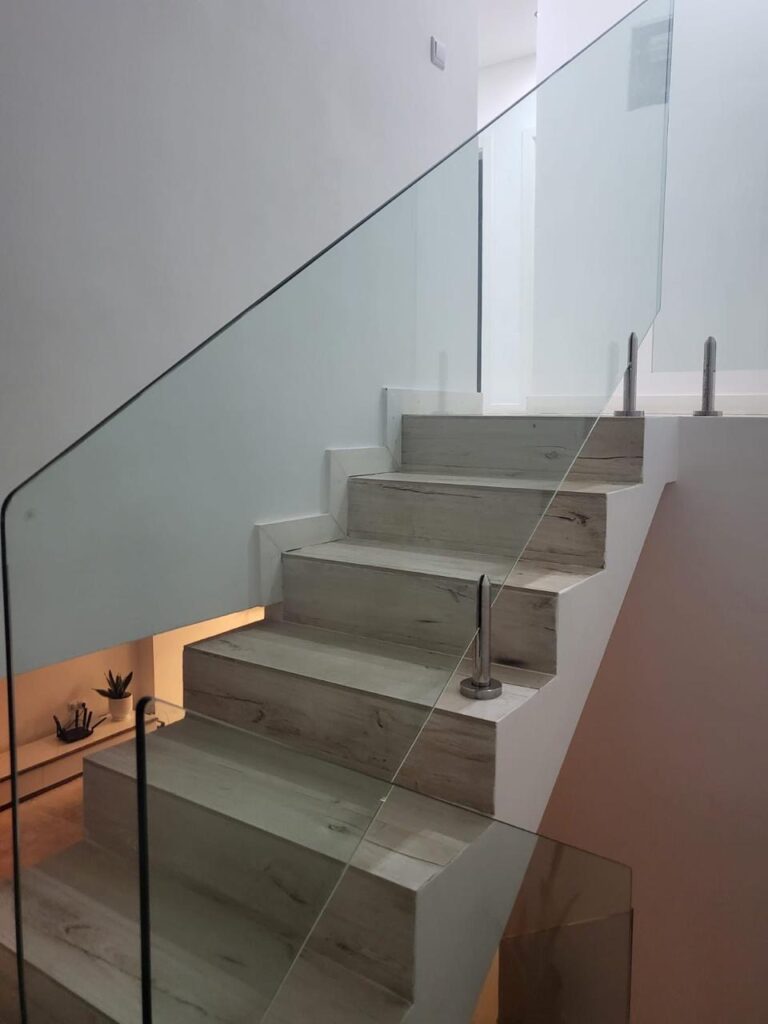 46f61596 f128 47aa bfa6 73427486c4c4 768x1024