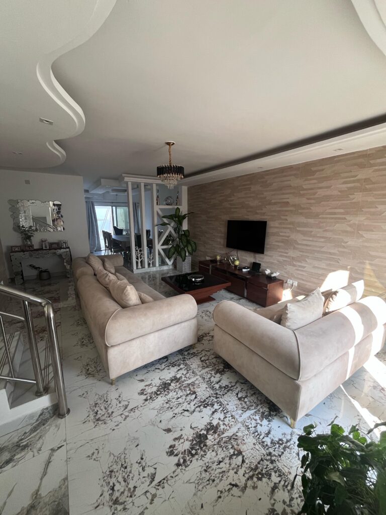 498d6c91 5254 4fef b7a0 4a4487772b95 768x1024