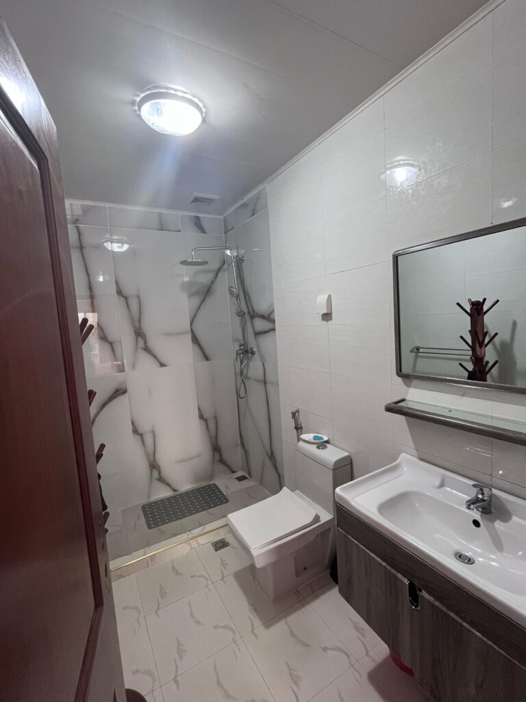 9ef7604b c800 45f3 9624 519d592073b1 768x1024