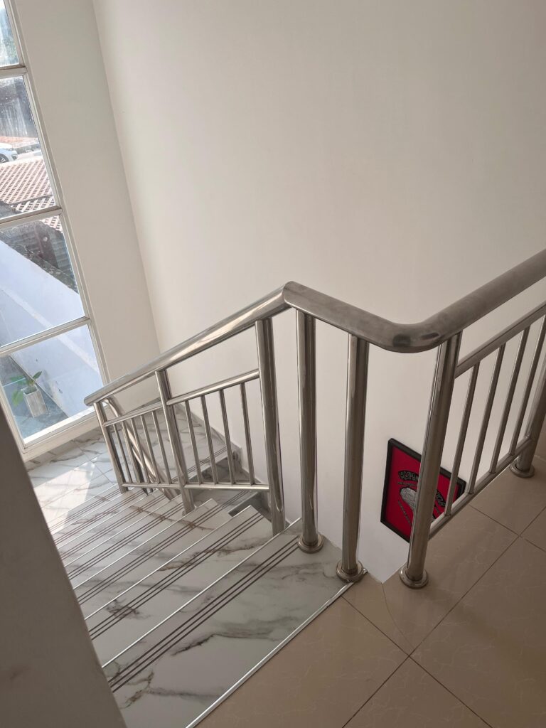 d05491b2 ac90 41ff a4f6 2cad4a0b63ae 768x1024