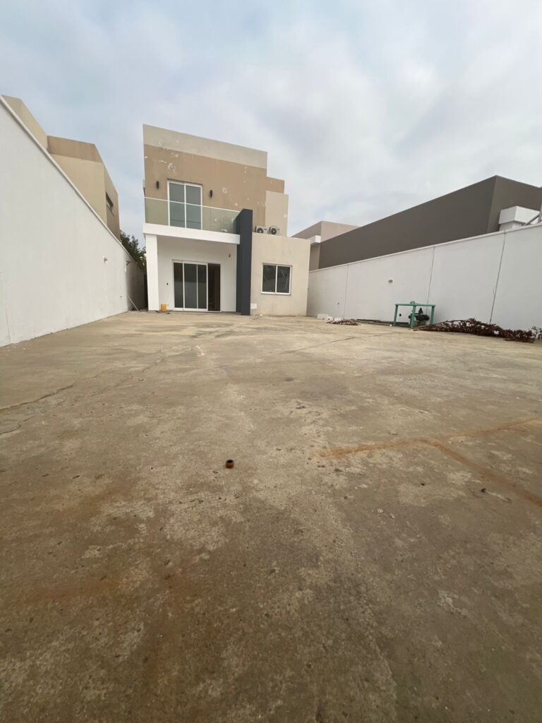 7c893d35 06ba 4ed8 91c2 a7fc16e101f9 768x1024