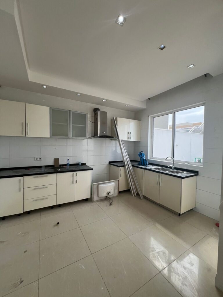 a13e712c de5e 4b7d 93cd 28e2b5c338aa 768x1024