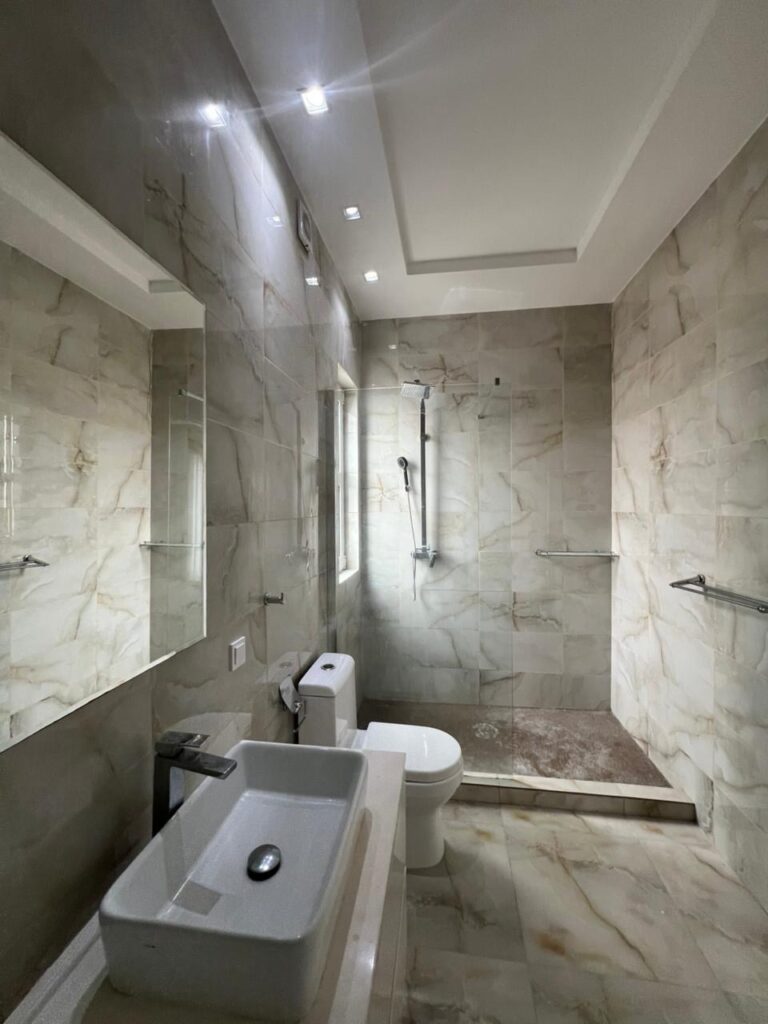 c85928c5 c442 49b2 b016 d8e443579695 768x1024