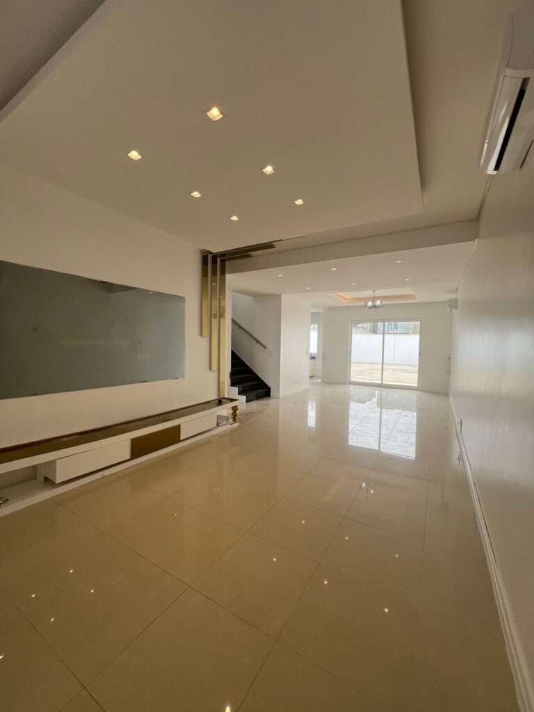 e9dd722f 1285 4c9a ae7b c92a7538cff3 1 768x1024